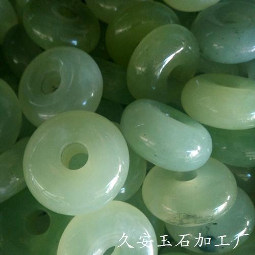 岫玉平安扣 传承千年的玉石情结与批发采购指南